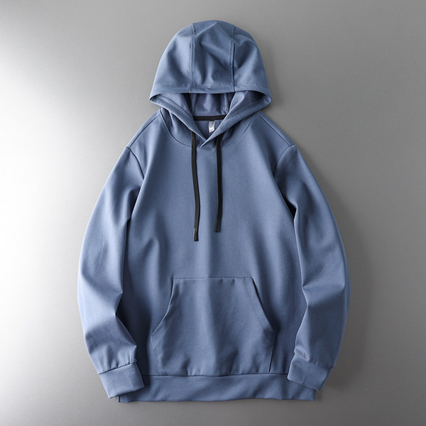 Férfi pulóver elülső zsebbel és nyakkendővel