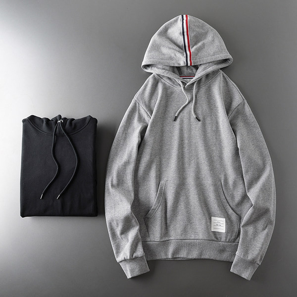 Hanorac barbatesc cu gluga si buzunar in doua culori