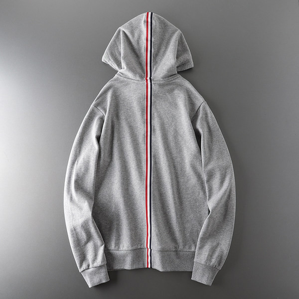 Hanorac barbatesc cu gluga si buzunar in doua culori