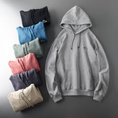 Μονόχρωμο ανδρικό φούτερ με κέντημα