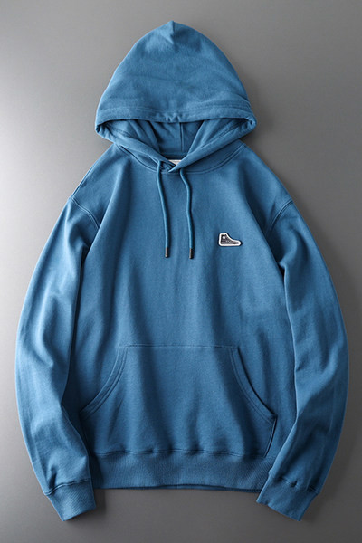 Μονόχρωμο ανδρικό φούτερ με κέντημα