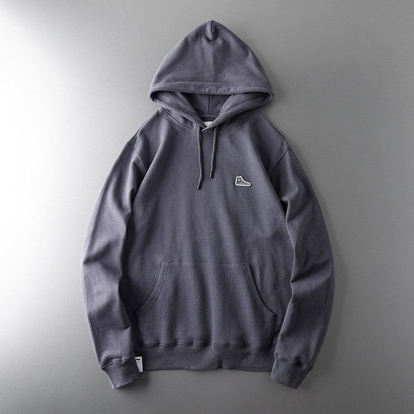 Μονόχρωμο ανδρικό φούτερ με κέντημα