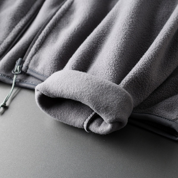 Hanorac pentru bărbați cu guler înalt și buzunare