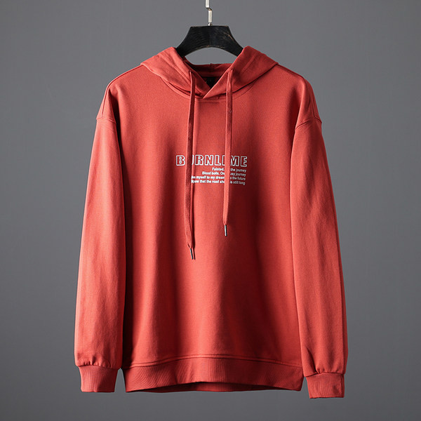 Napi pulóver felirattal és kapucnival