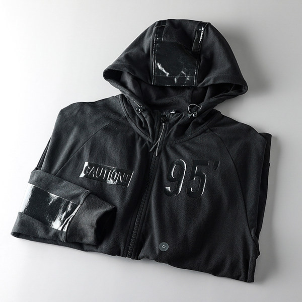 Fekete férfi pulóver rátéttel