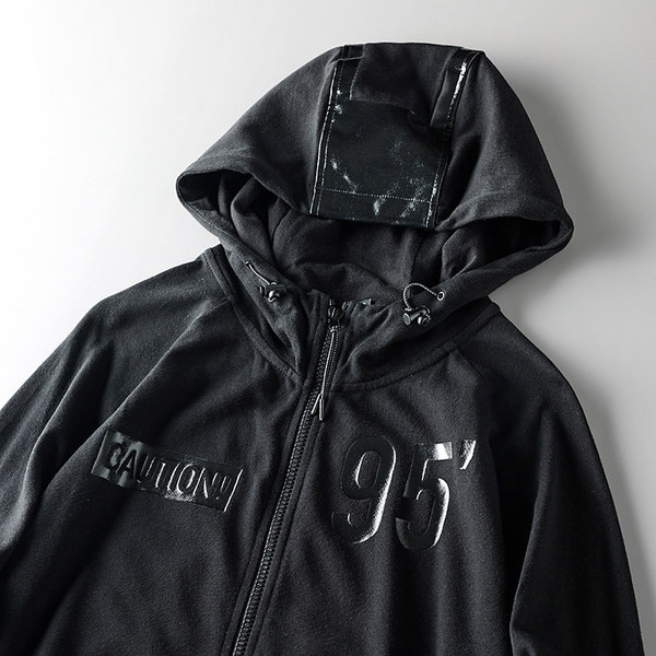 Fekete férfi pulóver rátéttel