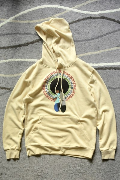 Ανδρικό φούτερ σε μπεζ χρώμα με απλικέ