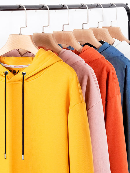 Hanorac zilnic pentru bărbați cu glugă cu diverse aplicații