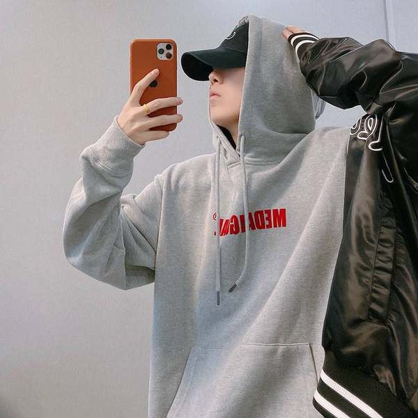 Φαρδύ μοντέλο ανδρικό φούτερ με κουκούλα και επιγραφή