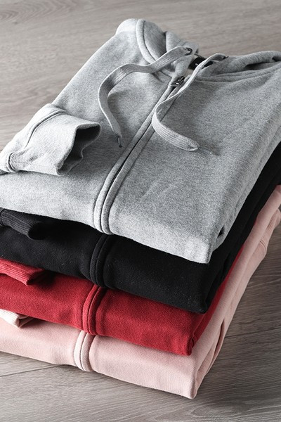 Férfi napi pulóver kapucnival - négy színben