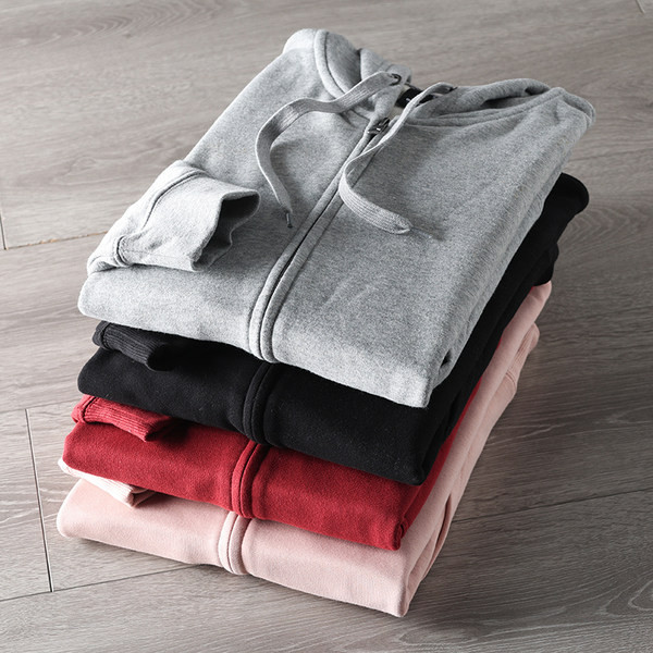 Férfi napi pulóver kapucnival - négy színben