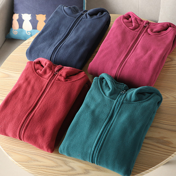 Téli férfi pulóver cipzárral és kapucnival