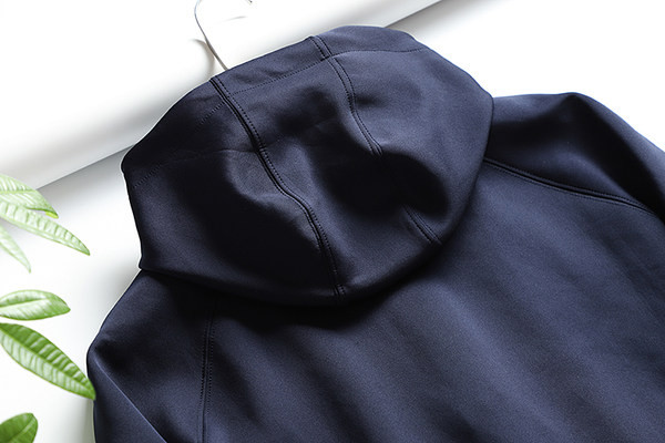 Ανδρικό φούτερ με κουκούλα και φερμουάρ