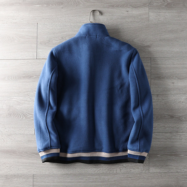 Ανδρικό φούτερ με κέντημα και ζεστή φόδρα