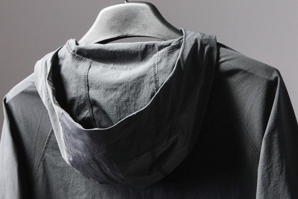 Ανδρικό φούτερ με φερμουάρ και τσέπες