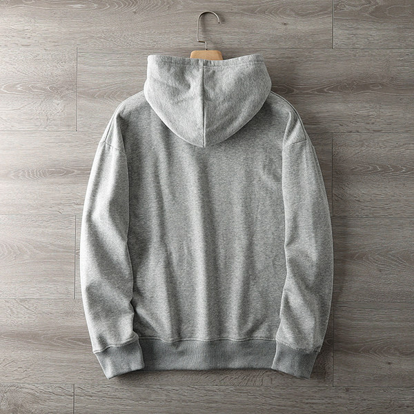 Hanorac pentru bărbați cu glugă și inscripția model nou