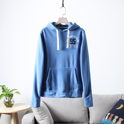 Ежедневен мъжки суичър с бродиран надпис качулка и връзки