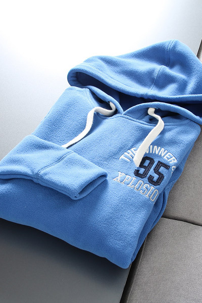 Ежедневен мъжки суичър с бродиран надпис качулка и връзки