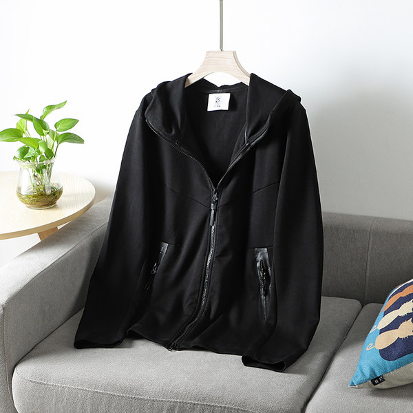 Ανδρικό μοντέρνο φούτερ με κούμπωμα και τσέπες