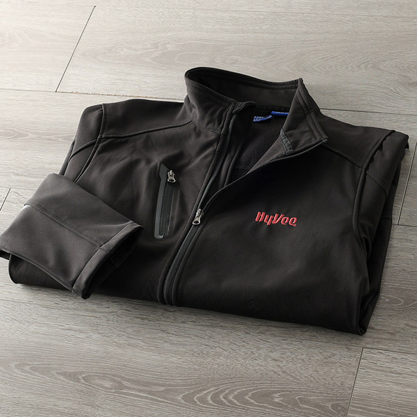 Férfi pulóver cipzárral és fekete hímzéssel