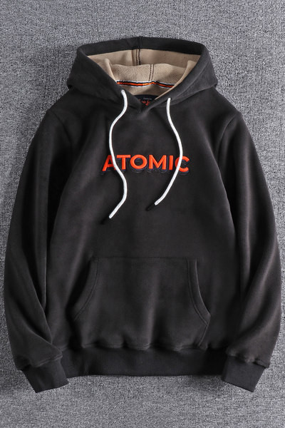 Μοντέρνο ανδρικό φούτερ με κέντημα σε τρία χρώματα