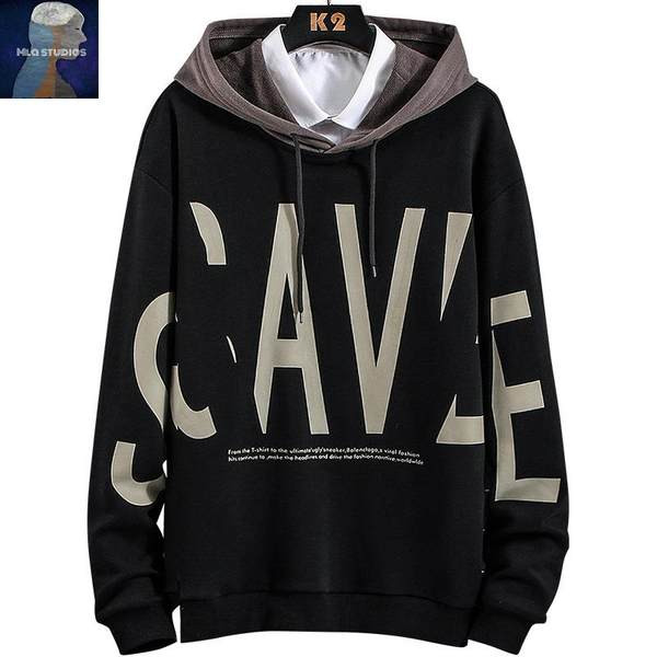 Napi férfi pulóver kapucnival és feliratokkal