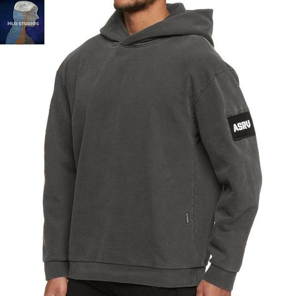 Ανδρικό φούτερ με κουκούλα και εμβλήματα