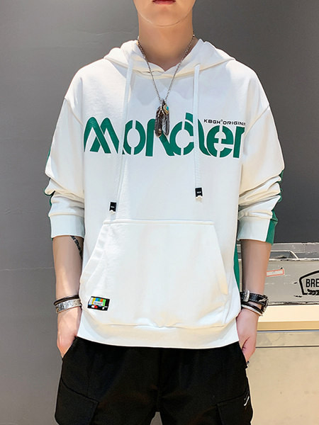 Férfi pulóver felirattal és kapucnival - télre alkalmas