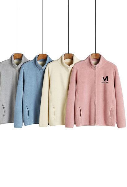 Sieviešu ikdienas sporta krekls ar rāvējslēdzēju un izšūtu uzrakstu