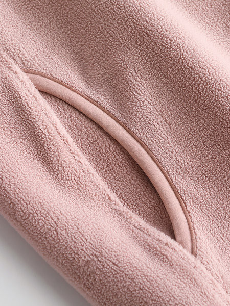 Sieviešu ikdienas sporta krekls ar rāvējslēdzēju un izšūtu uzrakstu