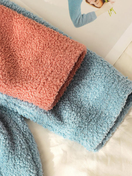 Hanorac polar de dama cu buzunare si decolteu rotund