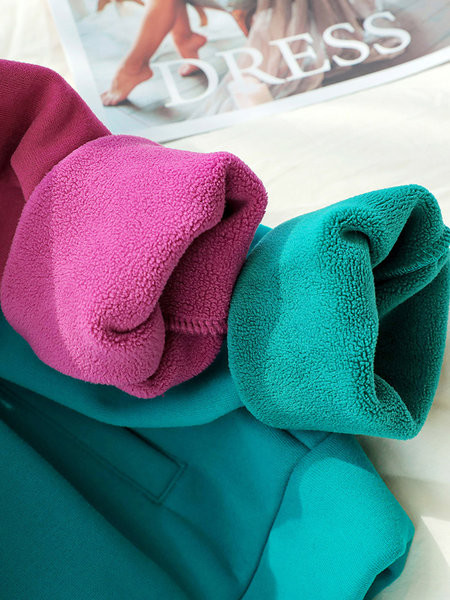 Κλασικό  μοντέλο γυναικείο φούτερ με ψηλό γιακά και φερμουάρ