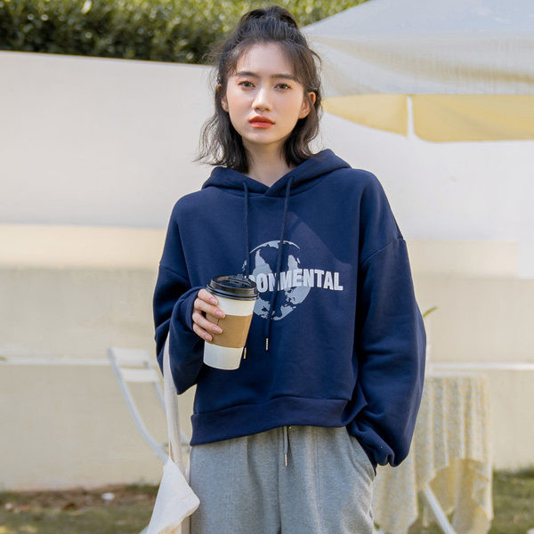 Γυναικείο casual φούτερ με επιγραφή και κουκούλα