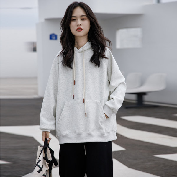 Κλασικό μοντέλο γυναικείο φούτερ με κουκούλα και κορδόνια