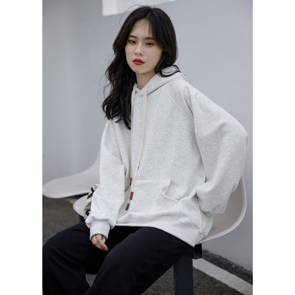 Κλασικό μοντέλο γυναικείο φούτερ με κουκούλα και κορδόνια