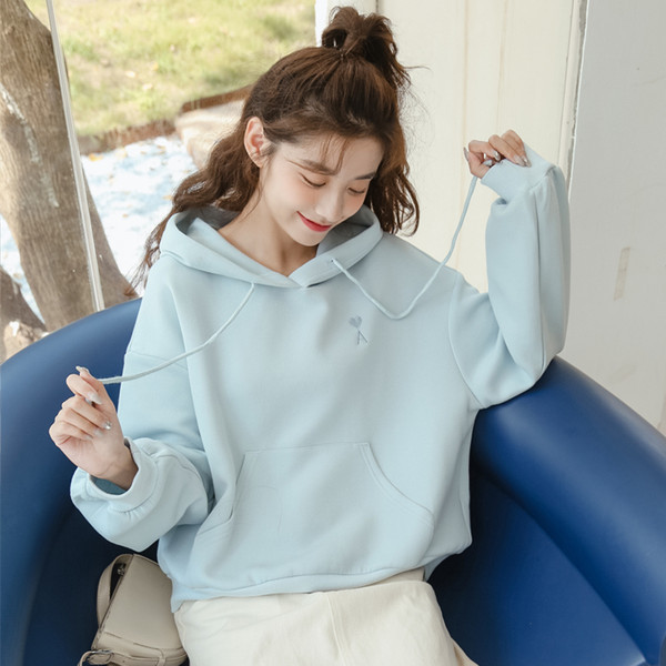 Rövid női pulóver kapucnival és nyakkendővel - két színben