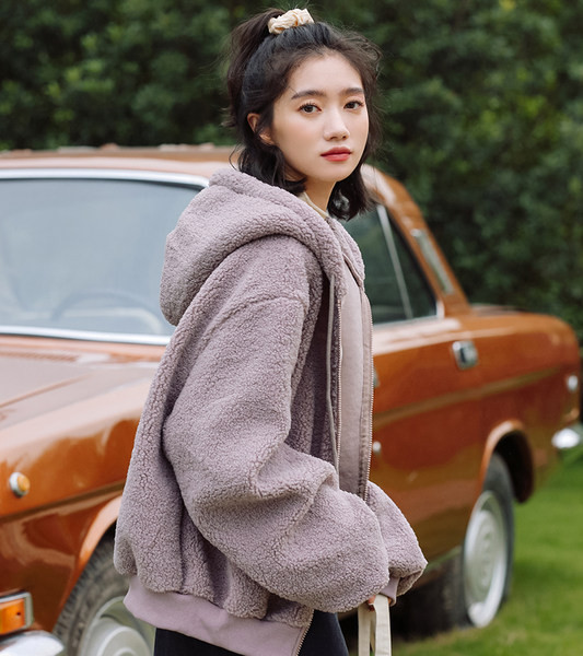 Γυναικείο χειμωνιάτικο φούτερ με κορδόνια  και φερμουάρ