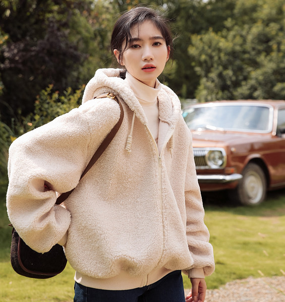 Γυναικείο χειμωνιάτικο φούτερ με κορδόνια  και φερμουάρ