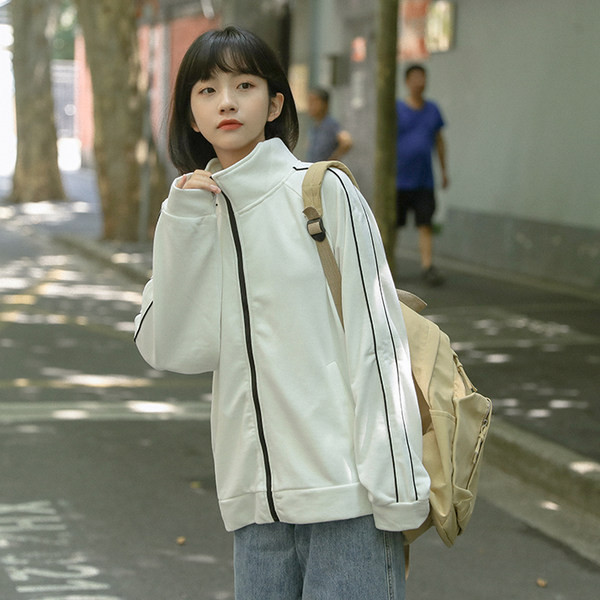 Sporty-casual γυναικείο φούτερ σε λευκό χρώμα