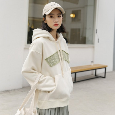 Φαρδύ γυναικείο φούτερ με επιγραφή και κορδόνια