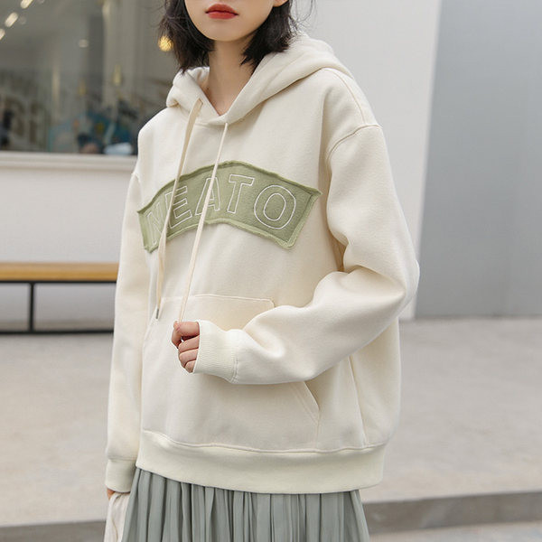 Φαρδύ γυναικείο φούτερ με επιγραφή και κορδόνια