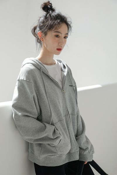 Γυναικείο φούτερ με τσέπες και κλείσιμο με φερμουάρ