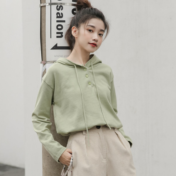 Μοντέρνο γυναικείο φούτερ με κουκούλα και κουμπιά