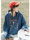 Hanorac de dama cu aplicatie si gluga