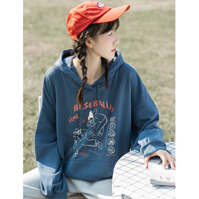 Hanorac de dama cu aplicatie si gluga