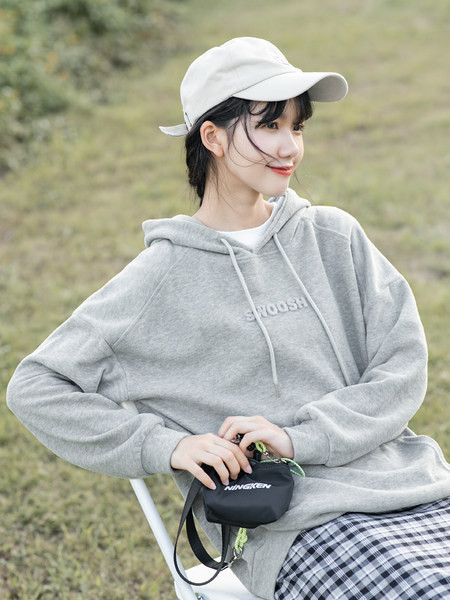 Hanorac de damă cu cravate și glugă de culoare gri