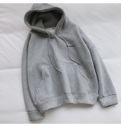 Ζεστό χειμωνιάτικο φούτερ για γυναίκες με κεντητή επιγραφή