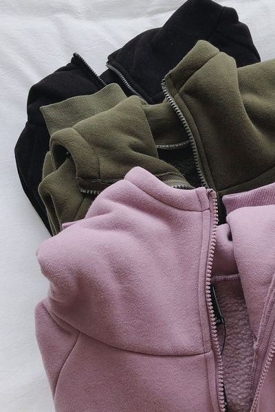 Tiszta női pulóver kapucnival