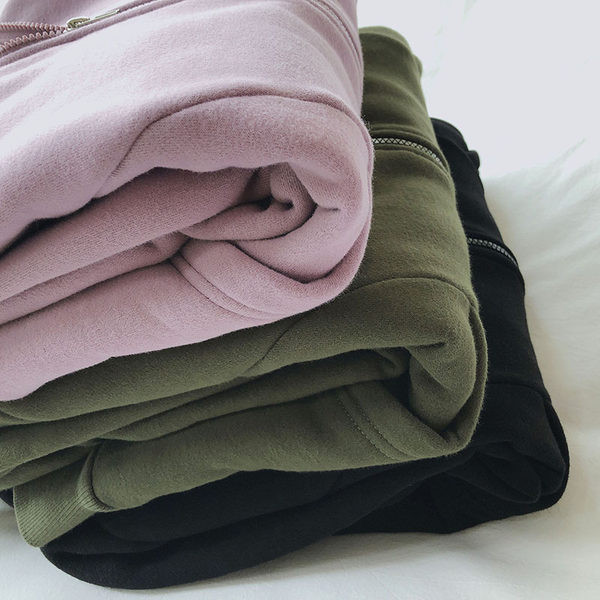 Tiszta női pulóver kapucnival