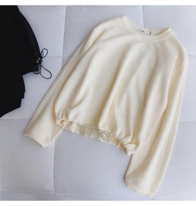 Bluza scurta de dama cu decolteu oval si cravate